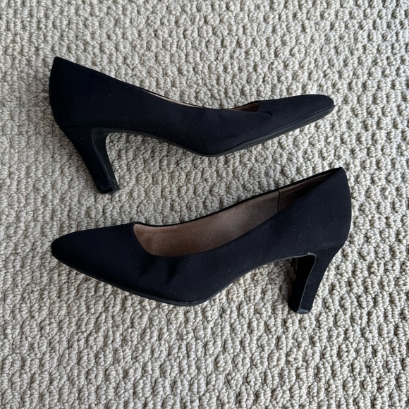 Black Abella True Comfort Heels - Picture 2 of 3